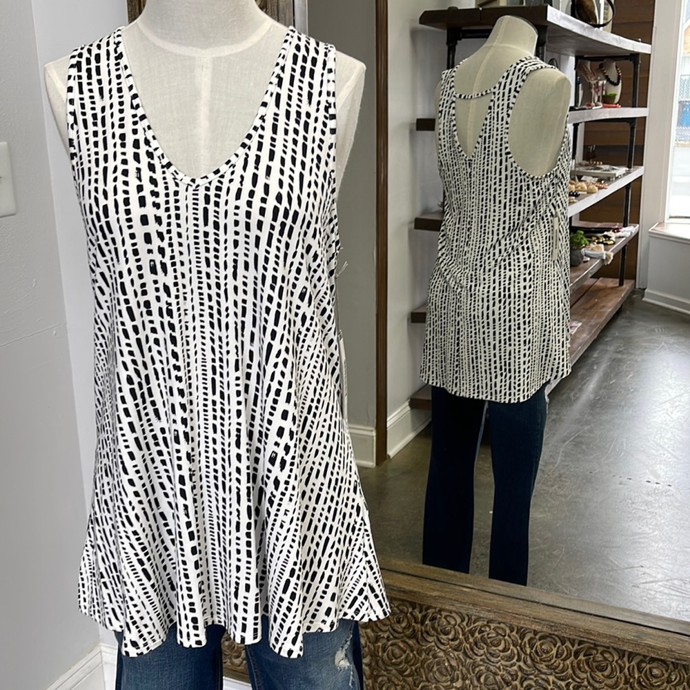 Tart Collections, Black/White Eve Top, Medium & Large, NWT